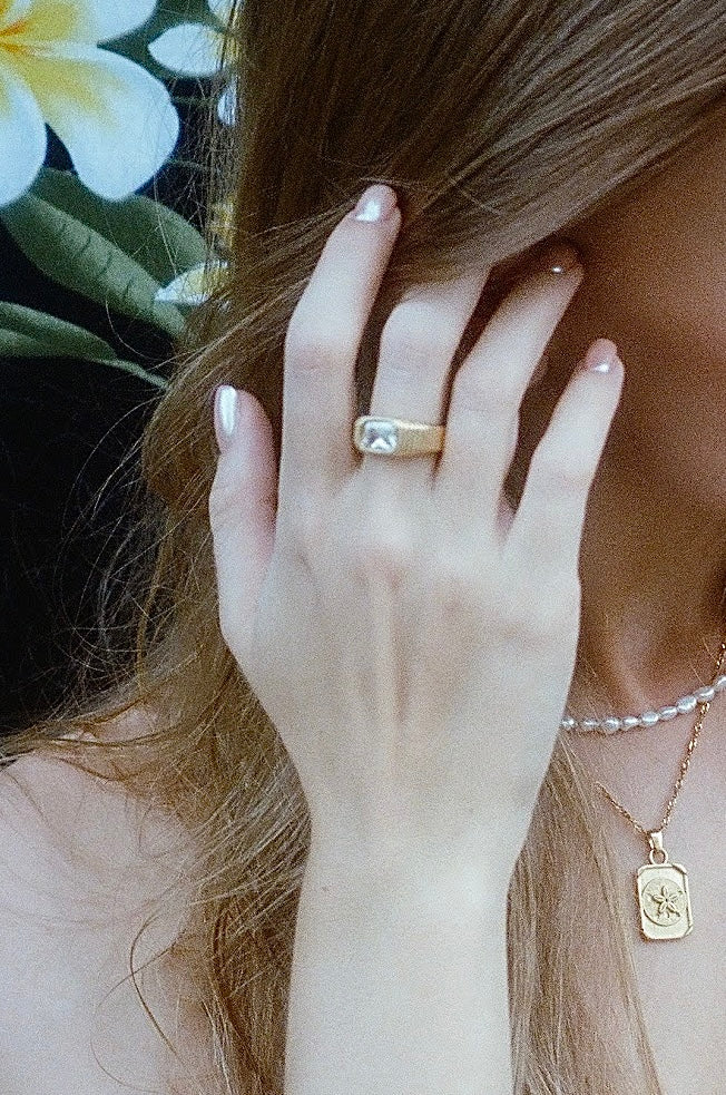 FAYE RING