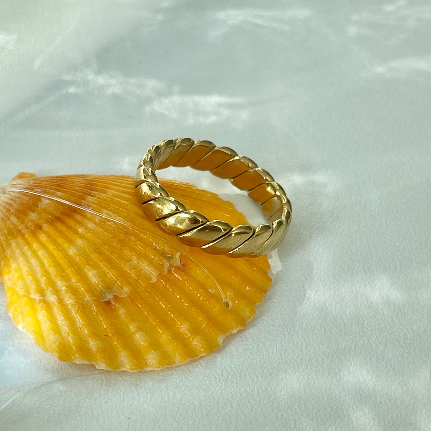 Gold Tracks Ring